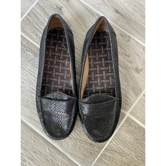 Vionic Shoes - Vionic Larrun Black Snake Skin Slip On Loafers Casual 6 Comfort